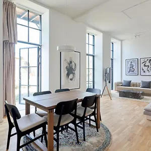  Apartamento Cozy And Bright With Private Car Park